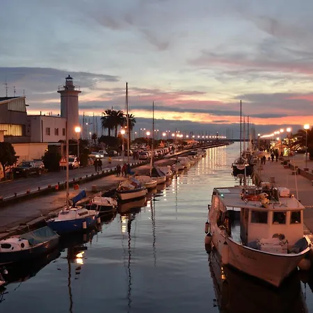 A-mare * Viareggio